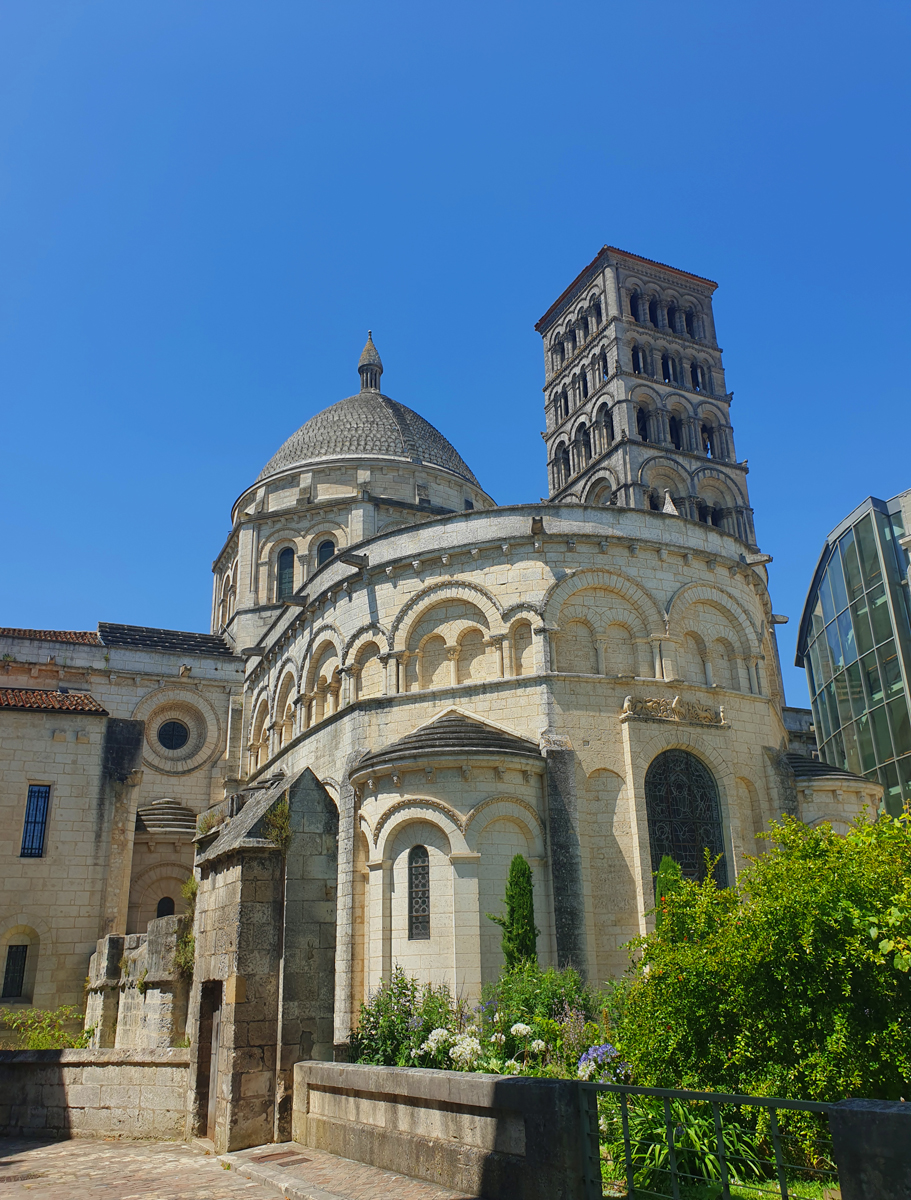 Tháp chuông Angoulême Cathedral, Charente, SW France